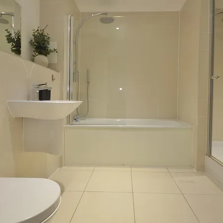 Modern 2 Bedroom Apartment Steps From Vauxhall St Londres Exterior foto