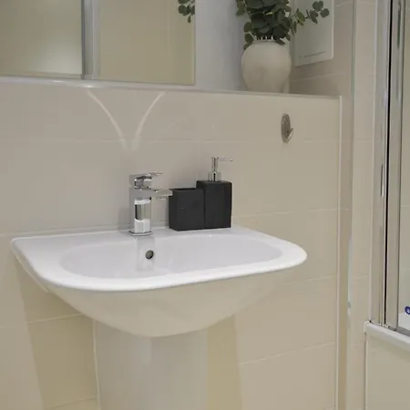 Modern 2 Bedroom Apartment Steps From Vauxhall St Londres Exterior foto