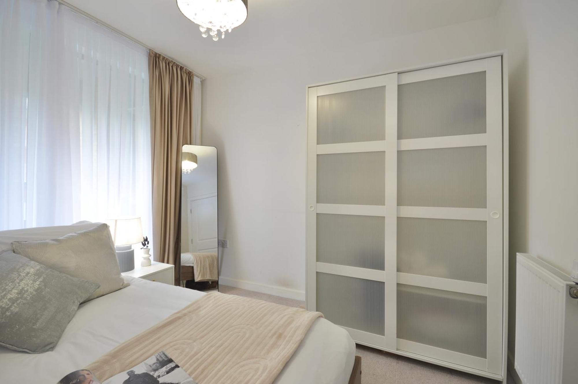 Modern 2 Bedroom Steps From Vauxhall St Londres